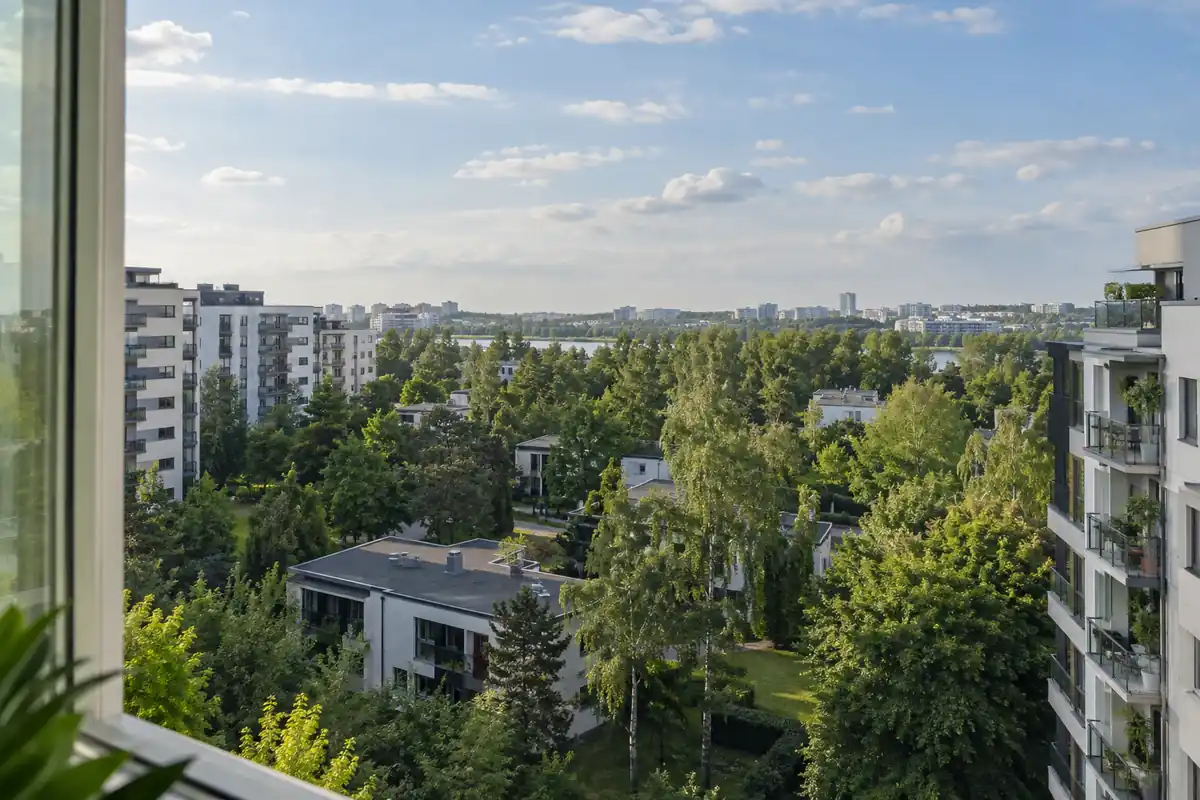 Входная группа и удобный путь к лифту